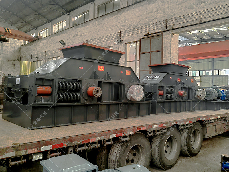 砂石骨料的原材料有哪些？對(duì)輥式制砂機(jī)多少錢一臺(tái)？