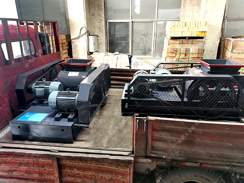 小型對輥破碎機生產線發(fā)貨圖片