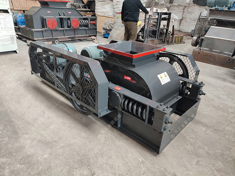 狼牙齒輥破碎機如何實現(xiàn)焦炭'大塊進，勻粒出'的理想轉(zhuǎn)化？