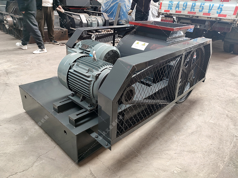 狼牙齒輥破碎機如何實現(xiàn)焦炭'大塊進，勻粒出'的理想轉(zhuǎn)化？